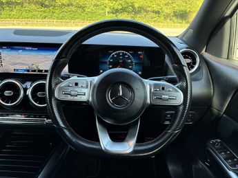 MERCEDES-BENZ GLA Gla 180 Amg Line Executive 5Dr Auto
