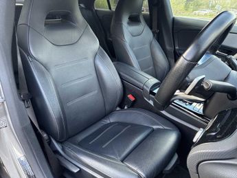 MERCEDES-BENZ CLA Cla 220D Amg Line Premium 4Dr Tip Auto