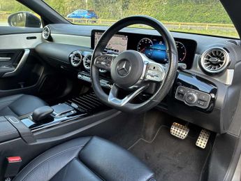 MERCEDES-BENZ CLA Cla 220D Amg Line Premium 4Dr Tip Auto