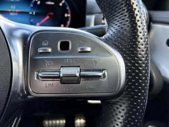 MERCEDES-BENZ CLA Cla 220D Amg Line Premium 4Dr Tip Auto