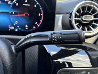 MERCEDES-BENZ CLA Cla 220D Amg Line Premium 4Dr Tip Auto