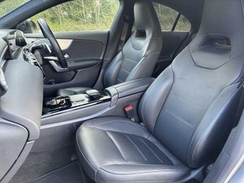 MERCEDES-BENZ CLA Cla 220D Amg Line Premium 4Dr Tip Auto