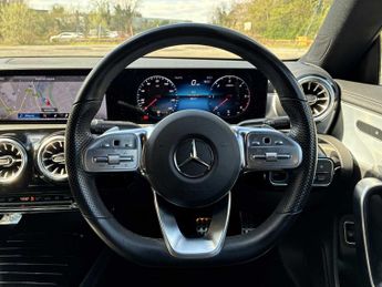 MERCEDES-BENZ CLA Cla 220D Amg Line Premium 4Dr Tip Auto