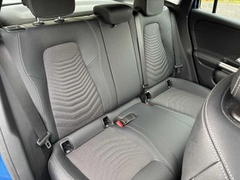 MERCEDES-BENZ GLA Gla 200 Sport Executive 5Dr Auto