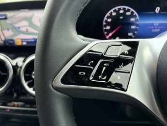 MERCEDES-BENZ GLA Gla 200 Sport Executive 5Dr Auto