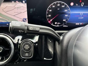 MERCEDES-BENZ GLA Gla 200 Sport Executive 5Dr Auto