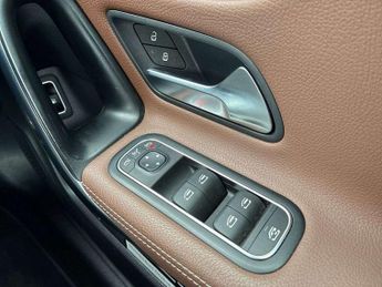 MERCEDES-BENZ CLA Cla 250E Amg Line Premium 4Dr Tip Auto