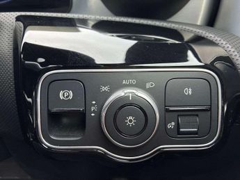 MERCEDES-BENZ CLA Cla 250E Amg Line Premium 4Dr Tip Auto