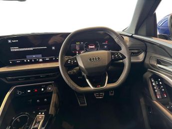 AUDI Q5 2.0 Tdi Quattro S Line 5Dr S Tronic [Sound+Vision]