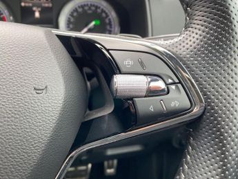 SKODA KAROQ 1.5 Tsi Act Sportline Suv 5Dr Petrol Dsg Euro 6 (S/S) (150 Ps)