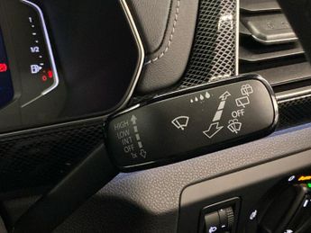 VOLKSWAGEN T-Cross 1.0 Tsi 115 R-Line 5Dr Dsg