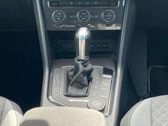 VOLKSWAGEN TIGUAN 2.0 Tdi Se Navigation Suv 5Dr Diesel Dsg 4Motion Euro 6 (S/S) (1