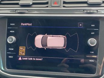 VOLKSWAGEN TIGUAN 2.0 Tdi Se Navigation Suv 5Dr Diesel Dsg 4Motion Euro 6 (S/S) (1