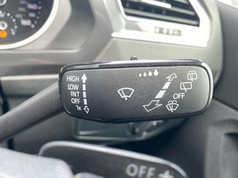 VOLKSWAGEN TIGUAN 2.0 Tdi Se Navigation Suv 5Dr Diesel Dsg 4Motion Euro 6 (S/S) (1