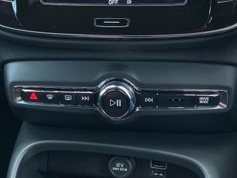 VOLVO XC40 1.5 T3 R-Design Pro Suv 5Dr Petrol Auto Euro 6 (S/S) (163 Ps)