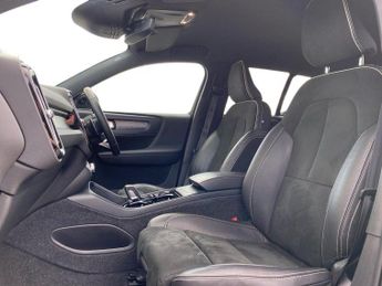 VOLVO XC40 1.5 T3 R-Design Pro Suv 5Dr Petrol Auto Euro 6 (S/S) (163 Ps)