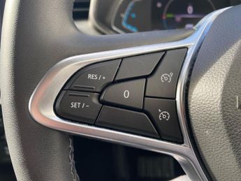 RENAULT CLIO 1.6 E-Tech Evolution Hatchback 5Dr Petrol Hybrid Auto Euro 6 (S/