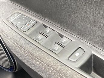 RENAULT ZOE 100Kw Iconic R135 50Kwh Boost Charge 5Dr Auto