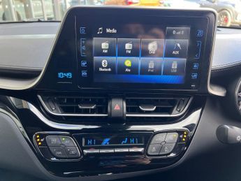 TOYOTA C-HR 1.8 Hybrid Dynamic 5Dr Cvt