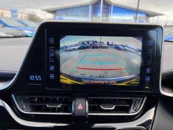 TOYOTA C-HR 1.8 Hybrid Dynamic 5Dr Cvt