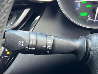 TOYOTA C-HR 1.8 Hybrid Dynamic 5Dr Cvt