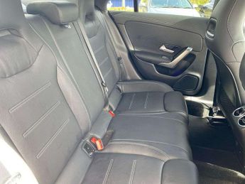 MERCEDES-BENZ CLA Cla 200 Amg Line Executive 4Dr Tip Auto
