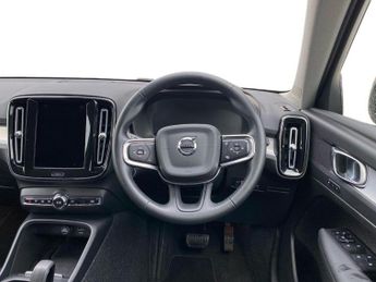 VOLVO XC40 2.0 B4 Mhev Momentum Suv 5Dr Petrol Hybrid Auto Awd Euro 6 (S/S)