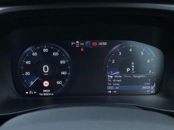 VOLVO XC40 2.0 B4 Mhev Momentum Suv 5Dr Petrol Hybrid Auto Awd Euro 6 (S/S)