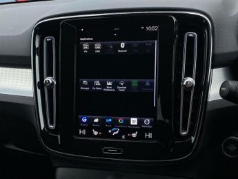 VOLVO XC40 2.0 B4 Mhev Momentum Suv 5Dr Petrol Hybrid Auto Awd Euro 6 (S/S)