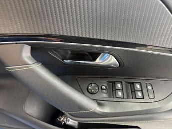 PEUGEOT 2008 100Kw Gt 50Kwh 5Dr Auto