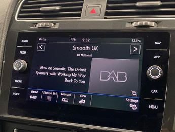 VOLKSWAGEN GOLF 35.8Kwh E-Golf Hatchback 5Dr Electric Auto (136 Ps)