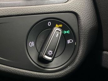 VOLKSWAGEN GOLF 35.8Kwh E-Golf Hatchback 5Dr Electric Auto (136 Ps)