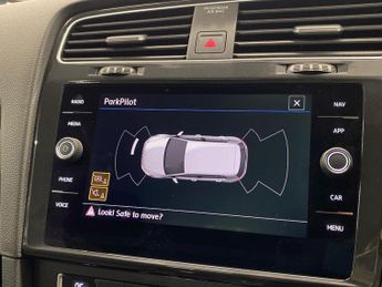 VOLKSWAGEN GOLF 35.8Kwh E-Golf Hatchback 5Dr Electric Auto (136 Ps)