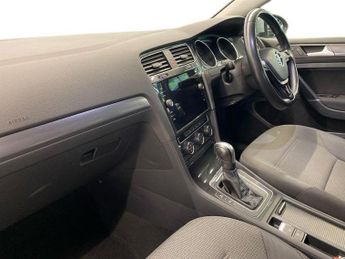 VOLKSWAGEN GOLF 35.8Kwh E-Golf Hatchback 5Dr Electric Auto (136 Ps)