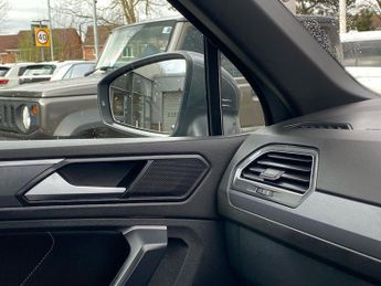 VOLKSWAGEN TIGUAN 2.0 Tdi R-Line Suv 5Dr Diesel Dsg 4Motion Euro 6 (S/S) (190 Ps)