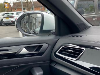 VOLKSWAGEN T-ROC 1.5 Tsi R-Line 5Dr Dsg