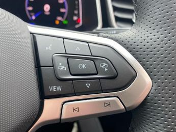 VOLKSWAGEN T-ROC 1.5 Tsi R-Line 5Dr Dsg
