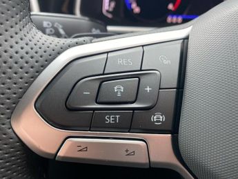 VOLKSWAGEN T-ROC 1.5 Tsi R-Line 5Dr Dsg