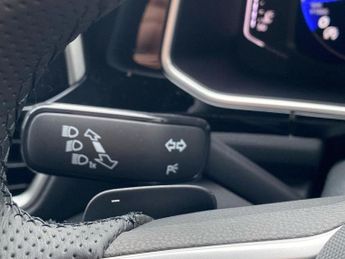 VOLKSWAGEN T-ROC 1.5 Tsi R-Line 5Dr Dsg