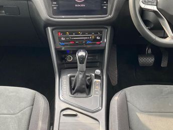 VOLKSWAGEN TIGUAN 1.5 Tsi Elegance Suv 5Dr Petrol Dsg Euro 6 (S/S) (150 Ps)