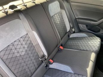 VOLKSWAGEN POLO 1.0 Tsi 115 R-Line 5Dr Dsg