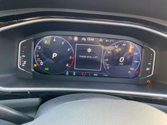 VOLKSWAGEN T-ROC 1.5 Tsi R-Line 2Dr Dsg