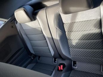 VOLKSWAGEN T-ROC 1.5 Tsi R-Line 2Dr Dsg