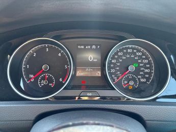 VOLKSWAGEN GOLF 2.0 Tdi R-Line Hatchback 5Dr Diesel Dsg Euro 6 (S/S) (150 Ps)