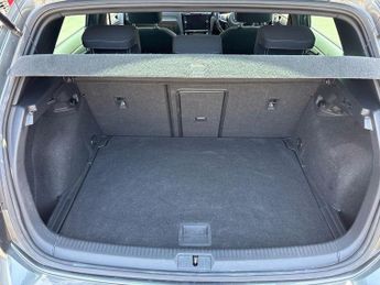 VOLKSWAGEN GOLF 2.0 Tdi R-Line Hatchback 5Dr Diesel Dsg Euro 6 (S/S) (150 Ps)
