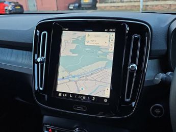 VOLVO XC40 2.0 B4P Plus Dark 5Dr Auto