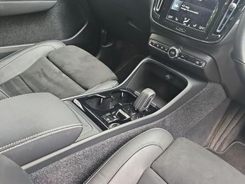 VOLVO XC40 1.5 T3 [163] R Design 5Dr Geartronic