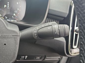 VOLVO XC40 1.5 T3 [163] R Design 5Dr Geartronic