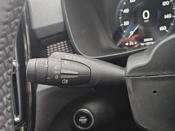 VOLVO XC40 1.5 T3 [163] R Design 5Dr Geartronic