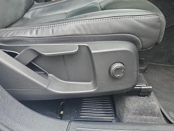 VOLVO XC40 1.5 T3 [163] R Design 5Dr Geartronic